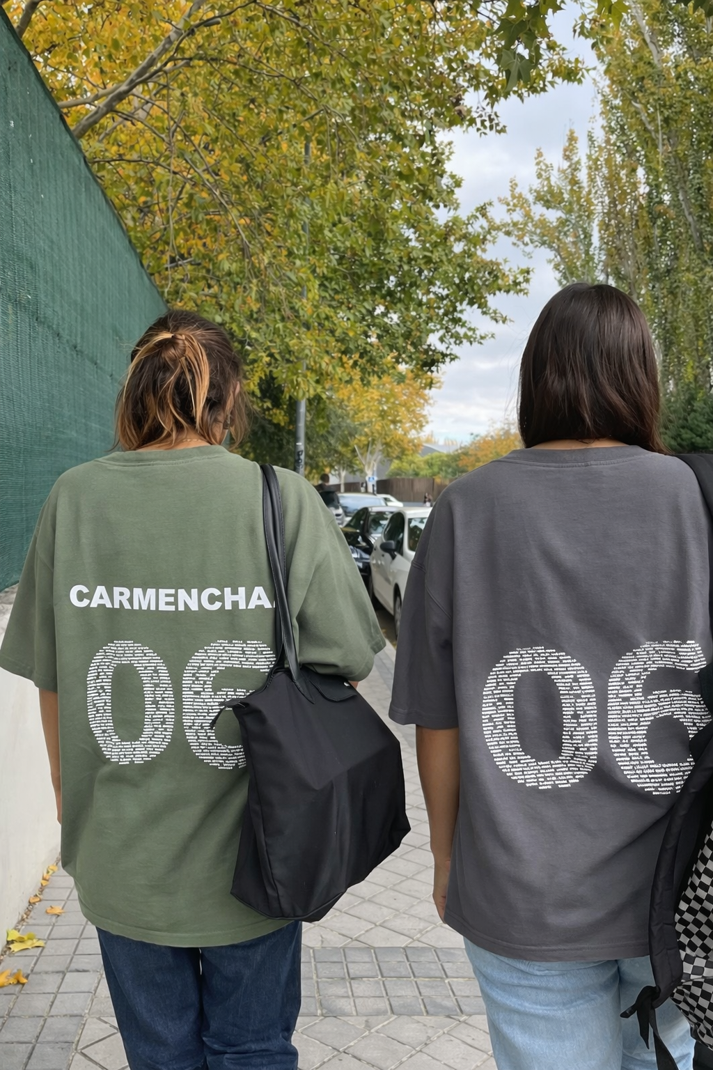 No pierdas de vista a nadie con camisetas iguales para vuestro próximo viaje. Personalización frontal y dorsal disponible.